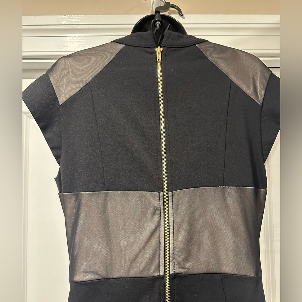 Sleek Black Size 14 Dress with Mesh Accents - Picture 3 of 7